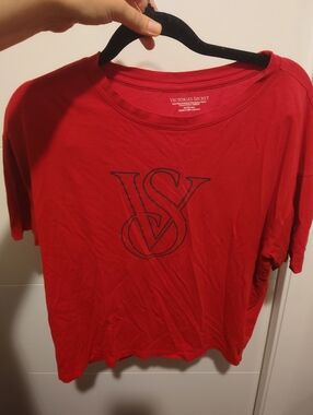 Victoria's Secret Red Tee with Black VS Outline Size Medium Good Condition!